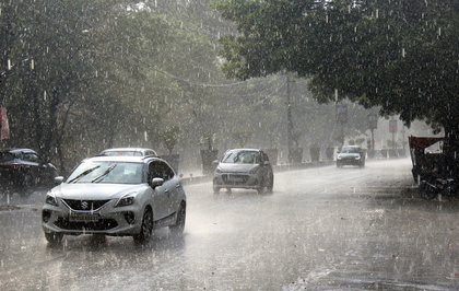 MP, Chhattisgarh continue to experience turbulent weather; rain, thunderstorm, lightning in several districts | MP, Chhattisgarh continue to experience turbulent weather; rain, thunderstorm, lightning in several districts MP, Chhattisgarh continue to experience turbulent weather; rain, thunderstorm, lightning in several districts | MP, Chhattisgarh continue to experience turbulent weather; rain, thunderstorm, lightning in several districts