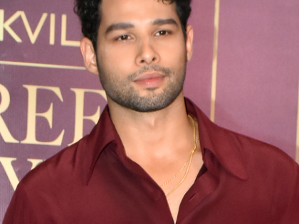 Siddhant Chaturvedi & Raghav Juyal issue clarification amidst Babil Khan controversy | Siddhant Chaturvedi & Raghav Juyal issue clarification amidst Babil Khan controversy Siddhant Chaturvedi & Raghav Juyal issue clarification amidst Babil Khan controversy | Siddhant Chaturvedi & Raghav Juyal issue clarification amidst Babil Khan controversy