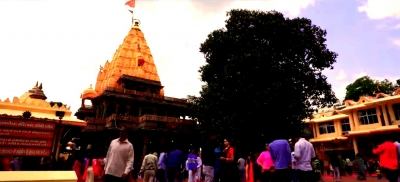 Fire breaks out in Ujjain's Mahakal temple, no casualties reported | Fire breaks out in Ujjain's Mahakal temple, no casualties reported Fire breaks out in Ujjain's Mahakal temple, no casualties reported | Fire breaks out in Ujjain's Mahakal temple, no casualties reported
