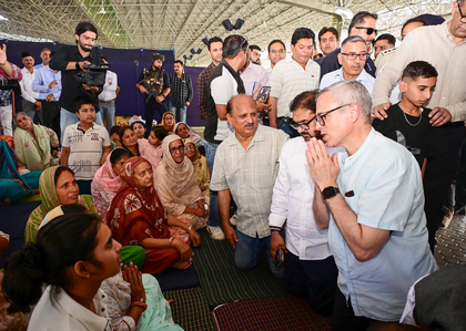 Omar Abdullah lauds armed forces for swift response to cross-border aggression | Omar Abdullah lauds armed forces for swift response to cross-border aggression Omar Abdullah lauds armed forces for swift response to cross-border aggression | Omar Abdullah lauds armed forces for swift response to cross-border aggression