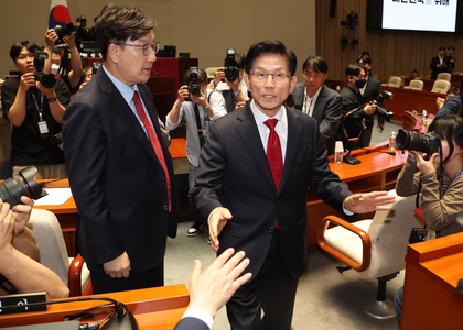South Korea: PPP candidate, party's interim leader clash again on candidacy merger | South Korea: PPP candidate, party's interim leader clash again on candidacy merger South Korea: PPP candidate, party's interim leader clash again on candidacy merger | South Korea: PPP candidate, party's interim leader clash again on candidacy merger