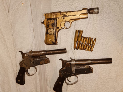 Arms racket in Kolkata busted, four arrested | Arms racket in Kolkata busted, four arrested Arms racket in Kolkata busted, four arrested | Arms racket in Kolkata busted, four arrested