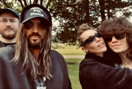 Miley Cyrus gets together with estranged father Billy Ray | Miley Cyrus gets together with estranged father Billy Ray Miley Cyrus gets together with estranged father Billy Ray | Miley Cyrus gets together with estranged father Billy Ray