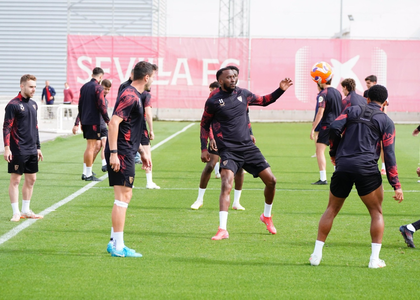 Sevilla FC first team to spend night at training ground after 'violent attack' by fans | Sevilla FC first team to spend night at training ground after 'violent attack' by fans Sevilla FC first team to spend night at training ground after 'violent attack' by fans | Sevilla FC first team to spend night at training ground after 'violent attack' by fans