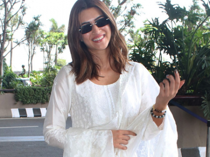 Kriti Sanon celebrates Mother's Day with her biggest critic and supporter | Kriti Sanon celebrates Mother's Day with her biggest critic and supporter Kriti Sanon celebrates Mother's Day with her biggest critic and supporter | Kriti Sanon celebrates Mother's Day with her biggest critic and supporter