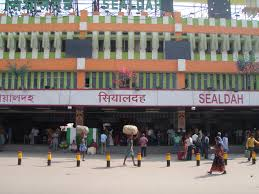 Tamil Nadu Police personnel mobbed in Kolkata while arresting rape accused | Tamil Nadu Police personnel mobbed in Kolkata while arresting rape accused Tamil Nadu Police personnel mobbed in Kolkata while arresting rape accused | Tamil Nadu Police personnel mobbed in Kolkata while arresting rape accused