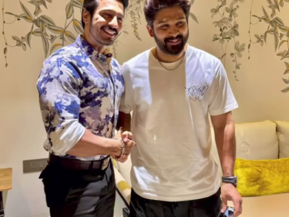 Allu Arjun enjoys 'Romeo S3' trailer with Thakur Anoop Singh | Allu Arjun enjoys 'Romeo S3' trailer with Thakur Anoop Singh Allu Arjun enjoys 'Romeo S3' trailer with Thakur Anoop Singh | Allu Arjun enjoys 'Romeo S3' trailer with Thakur Anoop Singh