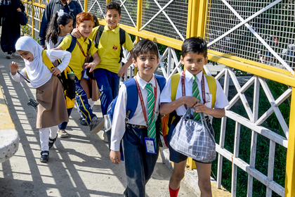After 6 days, life returns to normal in Srinagar and other places | After 6 days, life returns to normal in Srinagar and other places After 6 days, life returns to normal in Srinagar and other places | After 6 days, life returns to normal in Srinagar and other places