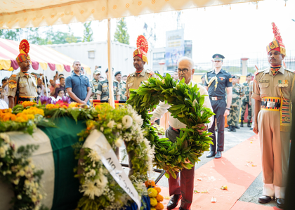 Manipur bids tearful adieu to BSF jawan martyred in Pakistani firing | Manipur bids tearful adieu to BSF jawan martyred in Pakistani firing Manipur bids tearful adieu to BSF jawan martyred in Pakistani firing | Manipur bids tearful adieu to BSF jawan martyred in Pakistani firing