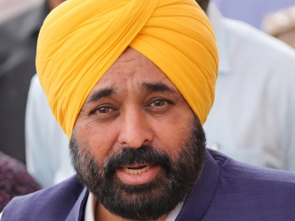Punjab CM announces Rs 10 lakh relief for family of hooch victims | Punjab CM announces Rs 10 lakh relief for family of hooch victims Punjab CM announces Rs 10 lakh relief for family of hooch victims | Punjab CM announces Rs 10 lakh relief for family of hooch victims