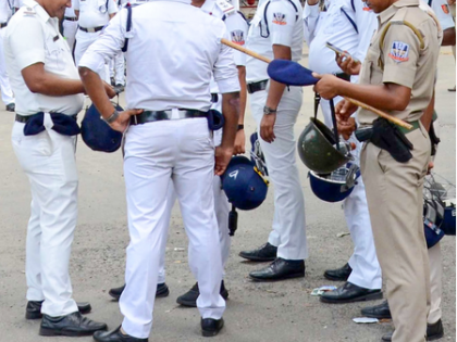 Kolkata Police searching for foreign nationals staying illegally in India | Kolkata Police searching for foreign nationals staying illegally in India Kolkata Police searching for foreign nationals staying illegally in India | Kolkata Police searching for foreign nationals staying illegally in India