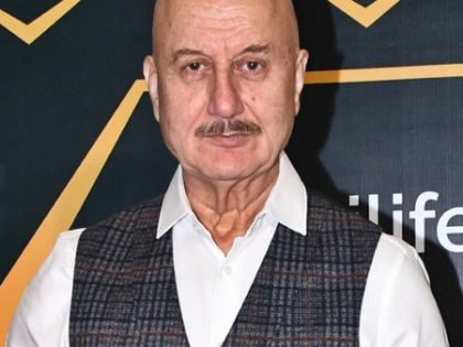 Anupam Kher embraces his ‘Hindi medium’ roots at Cannes, asks to overlook his English pronunciation | Anupam Kher embraces his ‘Hindi medium’ roots at Cannes, asks to overlook his English pronunciation Anupam Kher embraces his ‘Hindi medium’ roots at Cannes, asks to overlook his English pronunciation | Anupam Kher embraces his ‘Hindi medium’ roots at Cannes, asks to overlook his English pronunciation