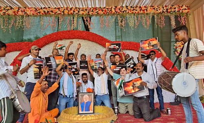 Varanasi locals celebrate India’s victory over Pakistan, perform rituals with PM Modi’s poster | Varanasi locals celebrate India’s victory over Pakistan, perform rituals with PM Modi’s poster Varanasi locals celebrate India’s victory over Pakistan, perform rituals with PM Modi’s poster | Varanasi locals celebrate India’s victory over Pakistan, perform rituals with PM Modi’s poster