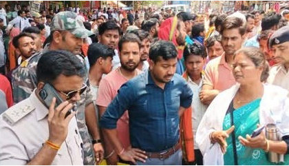 Protest erupts in Jharkhand's Latehar over man’s death in police custody | Protest erupts in Jharkhand's Latehar over man’s death in police custody Protest erupts in Jharkhand's Latehar over man’s death in police custody | Protest erupts in Jharkhand's Latehar over man’s death in police custody