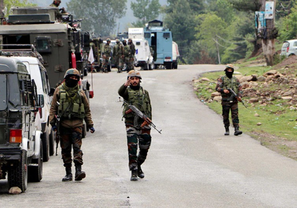 Encounter breaks out in J&K's Tral | Encounter breaks out in J&K's Tral Encounter breaks out in J&K's Tral | Encounter breaks out in J&K's Tral