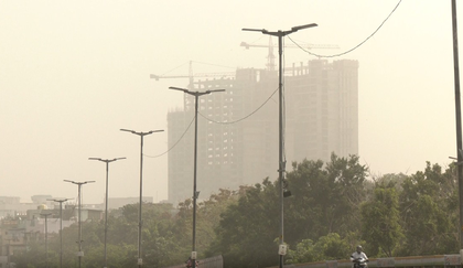Barely visible roads: Residents share ordeals as dust storm hits Delhi-NCR | Barely visible roads: Residents share ordeals as dust storm hits Delhi-NCR Barely visible roads: Residents share ordeals as dust storm hits Delhi-NCR | Barely visible roads: Residents share ordeals as dust storm hits Delhi-NCR