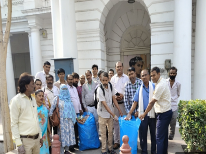 Delhi: NDMC launches drive to remove debris, clean back-lanes | Delhi: NDMC launches drive to remove debris, clean back-lanes Delhi: NDMC launches drive to remove debris, clean back-lanes | Delhi: NDMC launches drive to remove debris, clean back-lanes