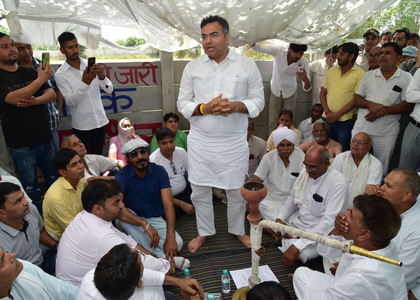 Delhi: Parvesh Verma promises early launch of Master Plan 2041; convinces farmers to end protest | Delhi: Parvesh Verma promises early launch of Master Plan 2041; convinces farmers to end protest Delhi: Parvesh Verma promises early launch of Master Plan 2041; convinces farmers to end protest | Delhi: Parvesh Verma promises early launch of Master Plan 2041; convinces farmers to end protest