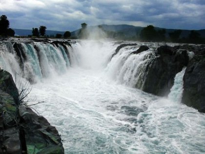 TN: Hogenakkal water flow rises by 1000 cusecs after heavy rainfalls | TN: Hogenakkal water flow rises by 1000 cusecs after heavy rainfalls TN: Hogenakkal water flow rises by 1000 cusecs after heavy rainfalls | TN: Hogenakkal water flow rises by 1000 cusecs after heavy rainfalls