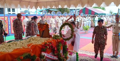 Manipur pays tribute to CRPF officer killed by lightning during anti-Maoist ops in Jharkhand | Manipur pays tribute to CRPF officer killed by lightning during anti-Maoist ops in Jharkhand Manipur pays tribute to CRPF officer killed by lightning during anti-Maoist ops in Jharkhand | Manipur pays tribute to CRPF officer killed by lightning during anti-Maoist ops in Jharkhand