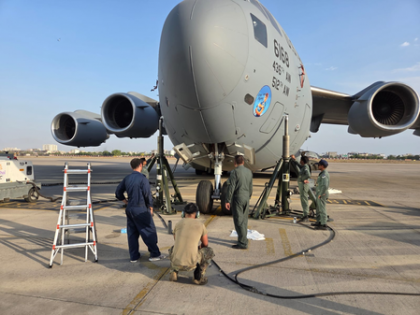 Rajasthan: IAF helps repair C-17 Globemaster stuck in Jaipur | Rajasthan: IAF helps repair C-17 Globemaster stuck in Jaipur Rajasthan: IAF helps repair C-17 Globemaster stuck in Jaipur | Rajasthan: IAF helps repair C-17 Globemaster stuck in Jaipur