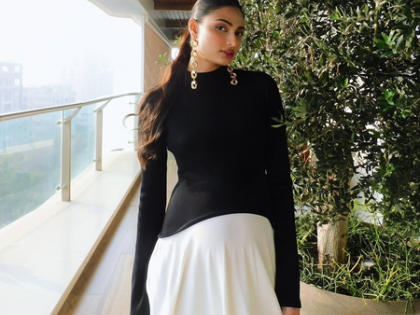 Athiya Shetty shares a glimpse of her life as a new mom | Athiya Shetty shares a glimpse of her life as a new mom Athiya Shetty shares a glimpse of her life as a new mom | Athiya Shetty shares a glimpse of her life as a new mom