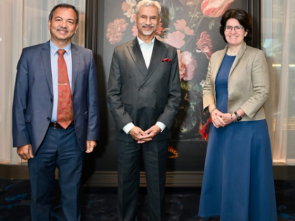 EAM Jaishankar arrives in Netherlands, to discuss strengthening bilateral ties | EAM Jaishankar arrives in Netherlands, to discuss strengthening bilateral ties EAM Jaishankar arrives in Netherlands, to discuss strengthening bilateral ties | EAM Jaishankar arrives in Netherlands, to discuss strengthening bilateral ties