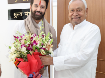 Chirag Paswan meets Nitish Kumar, backs him as CM face for Bihar polls | Chirag Paswan meets Nitish Kumar, backs him as CM face for Bihar polls Chirag Paswan meets Nitish Kumar, backs him as CM face for Bihar polls | Chirag Paswan meets Nitish Kumar, backs him as CM face for Bihar polls