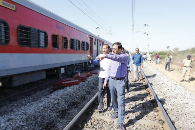 Conspiracy to derail Rajdhani Express foiled in UP’s Hardoi | Conspiracy to derail Rajdhani Express foiled in UP’s Hardoi Conspiracy to derail Rajdhani Express foiled in UP’s Hardoi | Conspiracy to derail Rajdhani Express foiled in UP’s Hardoi