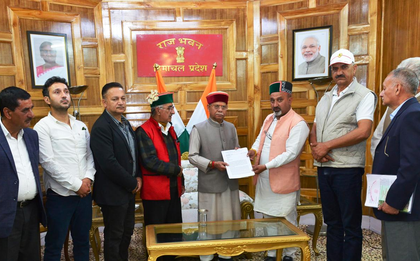 Growers in Himachal meet Guv, seek ban on Turkish apples | Growers in Himachal meet Guv, seek ban on Turkish apples Growers in Himachal meet Guv, seek ban on Turkish apples | Growers in Himachal meet Guv, seek ban on Turkish apples