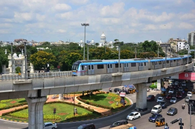 Hyderabad Metro announces 10 per cent discount on increased fares | Hyderabad Metro announces 10 per cent discount on increased fares Hyderabad Metro announces 10 per cent discount on increased fares | Hyderabad Metro announces 10 per cent discount on increased fares