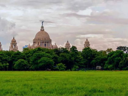Mysterious drone-like objects spotted in Kolkata skies, army and police on alert | Mysterious drone-like objects spotted in Kolkata skies, army and police on alert Mysterious drone-like objects spotted in Kolkata skies, army and police on alert | Mysterious drone-like objects spotted in Kolkata skies, army and police on alert