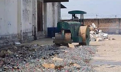 Gujarat: Liquor valued at Rs 59 lakh crushed in Vadodara after court order | Gujarat: Liquor valued at Rs 59 lakh crushed in Vadodara after court order Gujarat: Liquor valued at Rs 59 lakh crushed in Vadodara after court order | Gujarat: Liquor valued at Rs 59 lakh crushed in Vadodara after court order