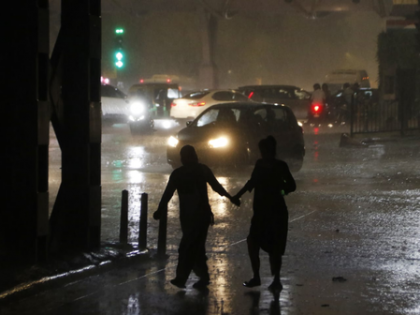 Heavy rain, strong winds lash Delhi-NCR; Metro services affected, flights delayed | Heavy rain, strong winds lash Delhi-NCR; Metro services affected, flights delayed Heavy rain, strong winds lash Delhi-NCR; Metro services affected, flights delayed | Heavy rain, strong winds lash Delhi-NCR; Metro services affected, flights delayed
