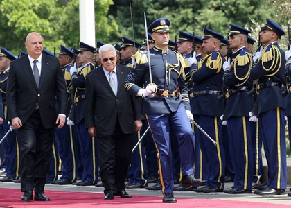 Lebanese, Palestinian Presidents discuss ties, security coordination | Lebanese, Palestinian Presidents discuss ties, security coordination Lebanese, Palestinian Presidents discuss ties, security coordination | Lebanese, Palestinian Presidents discuss ties, security coordination