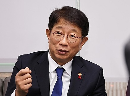 S. Korea has competitive edge over China in UAE high-speed railway bid | S. Korea has competitive edge over China in UAE high-speed railway bid S. Korea has competitive edge over China in UAE high-speed railway bid | S. Korea has competitive edge over China in UAE high-speed railway bid