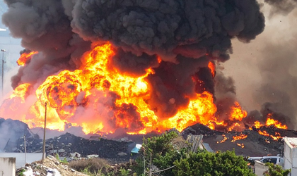 Gujarat: Soap factory gutted in fire, no casualties reported | Gujarat: Soap factory gutted in fire, no casualties reported Gujarat: Soap factory gutted in fire, no casualties reported | Gujarat: Soap factory gutted in fire, no casualties reported
