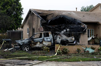 2 killed, 8 injured after small plane crashes in neighbourhood in San Diego | 2 killed, 8 injured after small plane crashes in neighbourhood in San Diego 2 killed, 8 injured after small plane crashes in neighbourhood in San Diego | 2 killed, 8 injured after small plane crashes in neighbourhood in San Diego