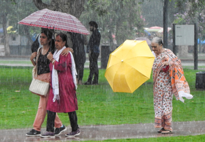 Light rain, thunderstorms in Delhi to continue relief from heatwave: IMD | Light rain, thunderstorms in Delhi to continue relief from heatwave: IMD Light rain, thunderstorms in Delhi to continue relief from heatwave: IMD | Light rain, thunderstorms in Delhi to continue relief from heatwave: IMD