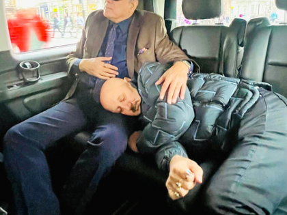 Boman Irani asks 'why' as Anupam Kher takes a nap on his lap | Boman Irani asks 'why' as Anupam Kher takes a nap on his lap Boman Irani asks 'why' as Anupam Kher takes a nap on his lap | Boman Irani asks 'why' as Anupam Kher takes a nap on his lap