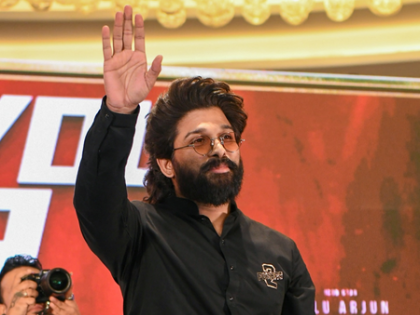 Allu Arjun has a special gift for his first director Raghavendra Rao Garu | Allu Arjun has a special gift for his first director Raghavendra Rao Garu Allu Arjun has a special gift for his first director Raghavendra Rao Garu | Allu Arjun has a special gift for his first director Raghavendra Rao Garu