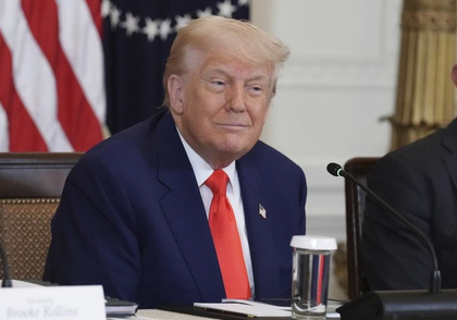 Trump threatens 50 pc tariffs on EU, 25 pc penalties on Apple | Trump threatens 50 pc tariffs on EU, 25 pc penalties on Apple Trump threatens 50 pc tariffs on EU, 25 pc penalties on Apple | Trump threatens 50 pc tariffs on EU, 25 pc penalties on Apple