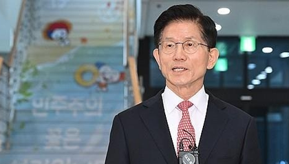 South Korean Presidential candidate Kim meets ex-President Park, asks for support | South Korean Presidential candidate Kim meets ex-President Park, asks for support South Korean Presidential candidate Kim meets ex-President Park, asks for support | South Korean Presidential candidate Kim meets ex-President Park, asks for support