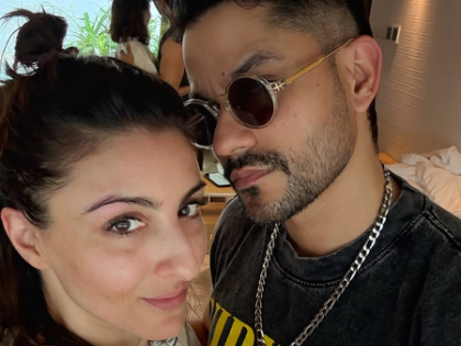 Soha Ali plants a birthday kiss on Kunal Kemmu; Kareena Kapoor calls her brother-in-law ‘hottest director in town’ | Soha Ali plants a birthday kiss on Kunal Kemmu; Kareena Kapoor calls her brother-in-law ‘hottest director in town’ Soha Ali plants a birthday kiss on Kunal Kemmu; Kareena Kapoor calls her brother-in-law ‘hottest director in town’ | Soha Ali plants a birthday kiss on Kunal Kemmu; Kareena Kapoor calls her brother-in-law ‘hottest director in town’