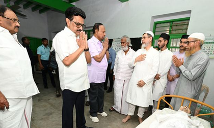 Stalin pays tributes to Chief Kazi Salahuddin Mohammed Ayub | Stalin pays tributes to Chief Kazi Salahuddin Mohammed Ayub Stalin pays tributes to Chief Kazi Salahuddin Mohammed Ayub | Stalin pays tributes to Chief Kazi Salahuddin Mohammed Ayub
