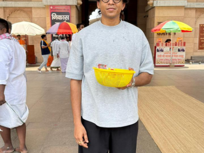 Abhijeet Sawant seeks divine blessings at Kashi Vishwanath Temple | Abhijeet Sawant seeks divine blessings at Kashi Vishwanath Temple