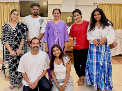 Hina Khan shares how she finds spiritual clarity in conversation with Sri Sri Ravi Shankar | Hina Khan shares how she finds spiritual clarity in conversation with Sri Sri Ravi Shankar
