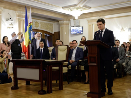 Nicusor Dan sworn in Romanian President, calls for 'change' | Nicusor Dan sworn in Romanian President, calls for 'change' Nicusor Dan sworn in Romanian President, calls for 'change' | Nicusor Dan sworn in Romanian President, calls for 'change'