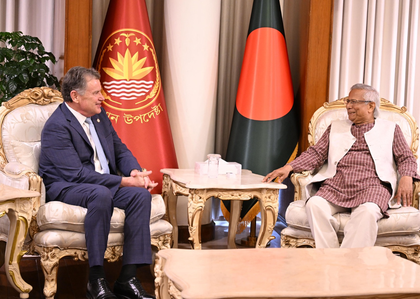 USCIRF chief meets Yunus as minorities continue to suffer in Bangladesh | USCIRF chief meets Yunus as minorities continue to suffer in Bangladesh USCIRF chief meets Yunus as minorities continue to suffer in Bangladesh | USCIRF chief meets Yunus as minorities continue to suffer in Bangladesh