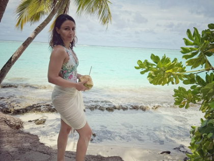 Soha Ali Khan enjoys a trip to the Island with hubby Kunal Kemmu & daughter Inaaya | Soha Ali Khan enjoys a trip to the Island with hubby Kunal Kemmu & daughter Inaaya Soha Ali Khan enjoys a trip to the Island with hubby Kunal Kemmu & daughter Inaaya | Soha Ali Khan enjoys a trip to the Island with hubby Kunal Kemmu & daughter Inaaya